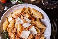 Rich Slow Cooker Venetian Chicken Ragu Pasta